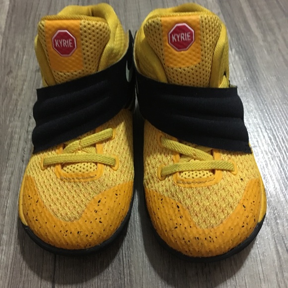 nike kyrie school bus shoes